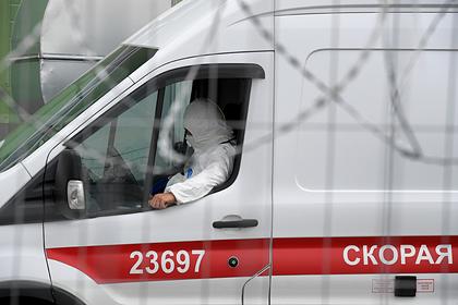 Мужчина под наркотиками с молотком и ножами напал на автобус в Петербурге