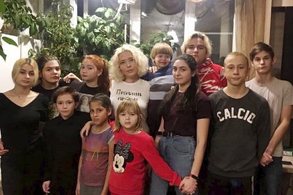 Россиянке с 16 детьми пригрозили лишением единственной квартиры