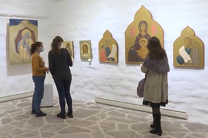 В Пскове открылась выставка современного церковного искусства