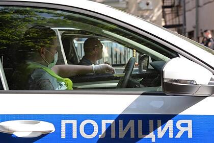 Подростки в Екатеринбурге избили майора полиции из-за телефона в руке
