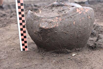 На Кубани нашли древние погребальные урны с захоронениями