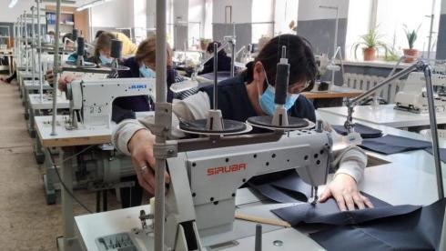 Швейный цех по производству спецодежды открыли супруги из Осакаровского района