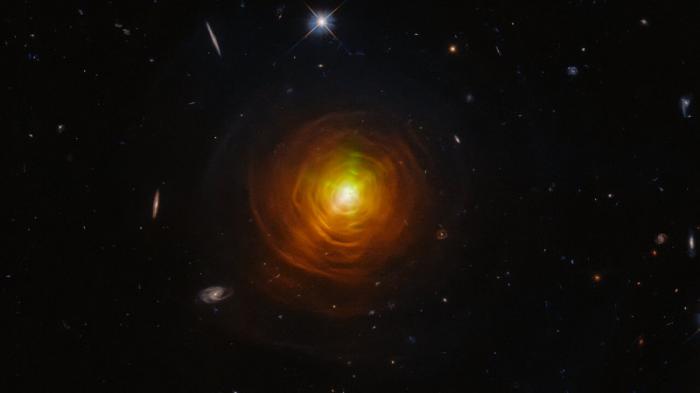 Телескоп Hubble запечатлел умирающую звезду
                29 октября 2021, 13:25