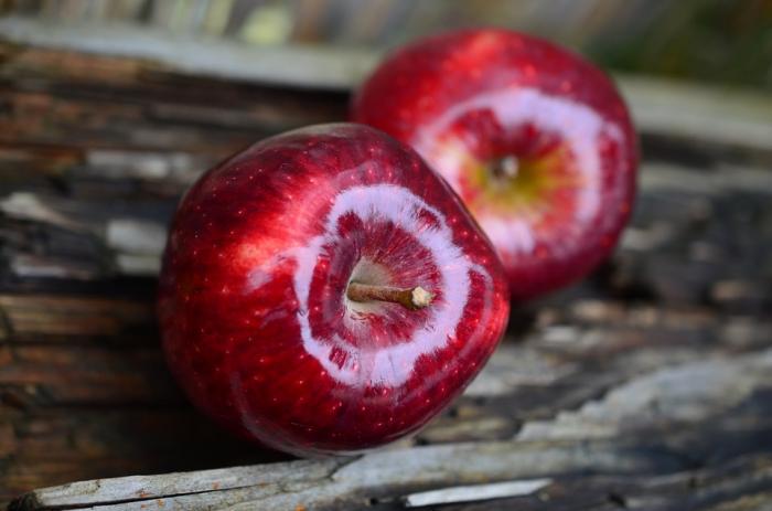 Сезонность меняет цены. Яблоки дешевеют до 9,58 гривен/кг, а помидоры дорожают до 38,45 гривен/кг, — УКАБ