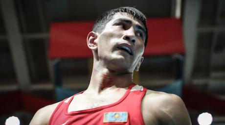 Казахстанец выиграл призера Олимпиады по боксу на чемпионате мира