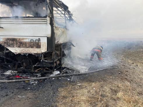 В Карагандинской области загорелся пассажирский автобус