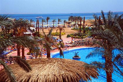Отравившихся в египетском отеле туристов лечат «непонятными» лекарствами
