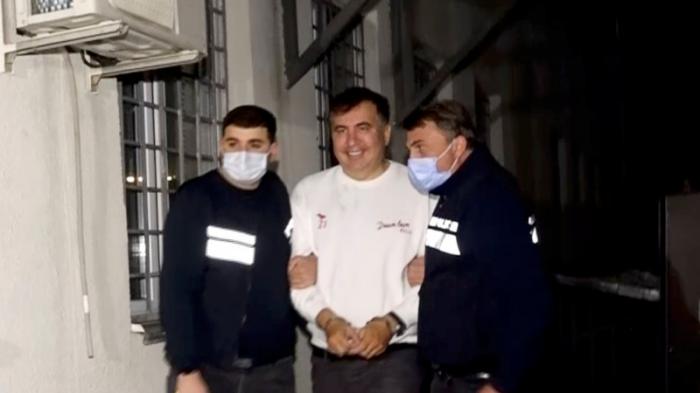 Голодающий в тюрьме Саакашвили заявил, что 