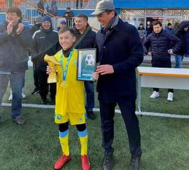 «Жас Қыран» вновь дарит детям футбольные праздники