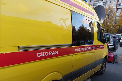В Новой Москве мужчина выпал из окна 13-го этажа и выжил