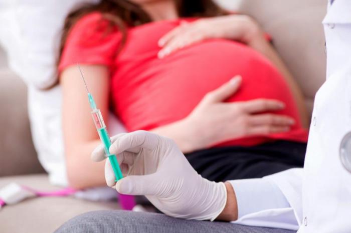 Почему важно вакцинировать от КВИ беременных женщин
