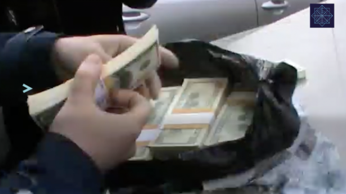 Жителя Алматы осудили за попытку сбыта 1 миллиона фальшивых долларов