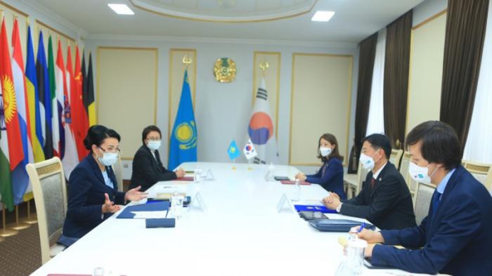 Ректор Auezov University провела встречу с делегацией из Южной Кореи
                12 ноября 2021, 14:17