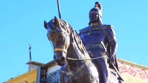 В Сатпаеве открыли памятник Толеку-батыру открыли