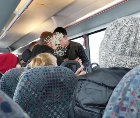 В Караганде кондуктор общественного транспорта угрожал пассажирам ножом