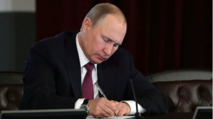 Путин подписал указ, приравнивающий товары из непризнанных ДНР и ЛНР к российским
                16 ноября 2021, 06:25