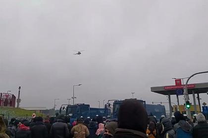 Военный вертолет завис над границей Белоруссии с Польшей