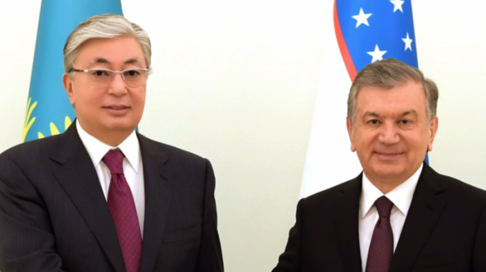 Президента Узбекистана пригласили в Казахстан
                17 ноября 2021, 14:19