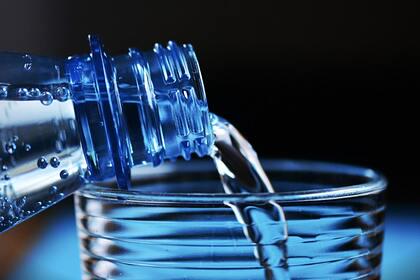 Раскрыта опасность хранения воды в пластиковых бутылках