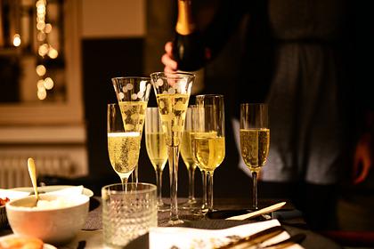 Россиянам назвали лучшее шампанское на Новый год