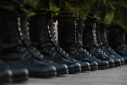 В России одобрили закон о продлении предельного срока службы генералов армии