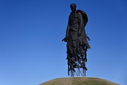 Копия памятника советскому солдату для незрячих появилась в Тверской области