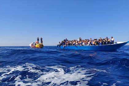 Десятки мигрантов на лодке утонули в Средиземном море