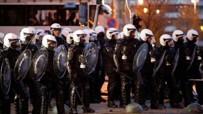 Масштабные протесты из-за новых COVID-ограничений вспыхнули в Европе
                22 ноября 2021, 08:02