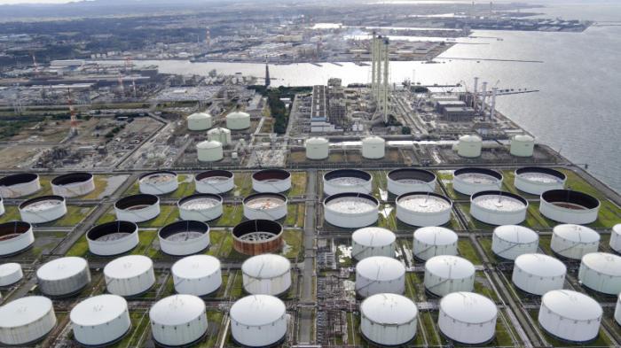 Япония впервые может высвободить стратегические резервы нефти
                22 ноября 2021, 13:27