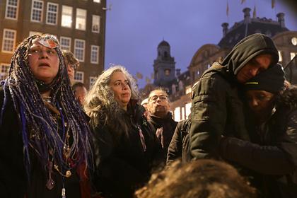 В Нидерландах осудили насилие в ходе протестов против локдауна