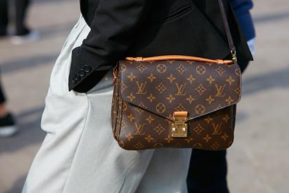 Сумкам Louis Vuitton нашли дешевую замену в масс-маркете