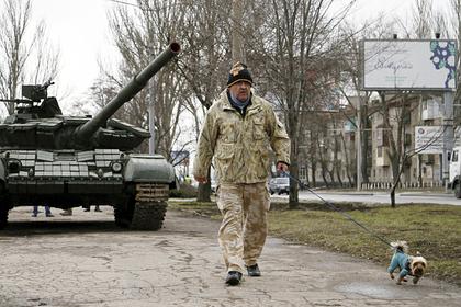 В Донбассе объяснили угрозу нового обострения рейтингом Байдена