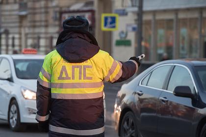 Российскую полицейскую уволили за поддельное водительское удостоверение