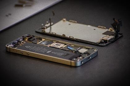 Xiaomi вслед за Apple позволит ремонтировать смартфоны дома