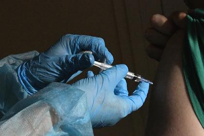 Минздрав России зарегистрировал вакцину от COVID-19 для подростков