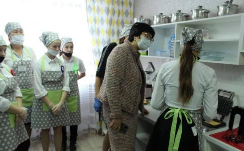 Воспитанники карагандинских детских домов получили в подарок новую мастерскую