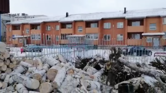 Новую многоэтажку на севере Казахстана жильцы отапливают дровами
                28 ноября 2021, 18:23