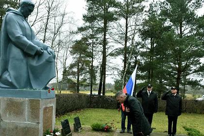 В Латвии поставили памятник бойцам Красной армии