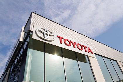 Продажи Toyota рухнули