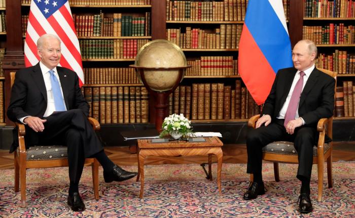 В России рассказали, в каком формате пройдет встреча Путина и Байдена