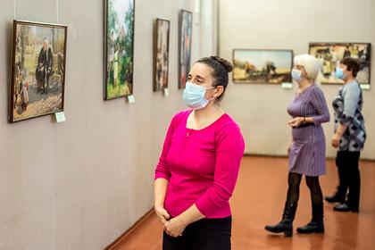 В пригород Барнаула приехала выставка «Отечественное искусство. Век XX-й»