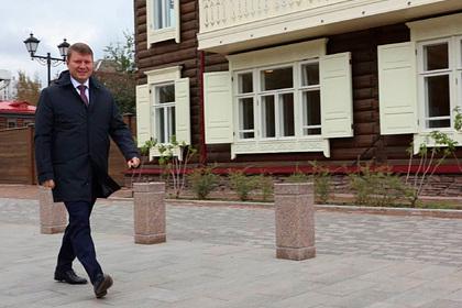 Российские депутаты сочли смешной зарплату мэра в 250 тысяч рублей и подняли ее