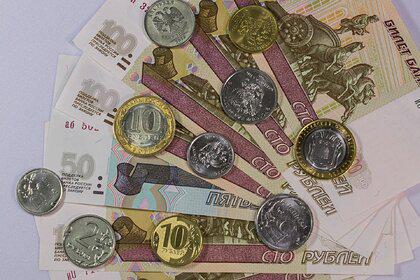 Финансист оценил риски обвала рубля