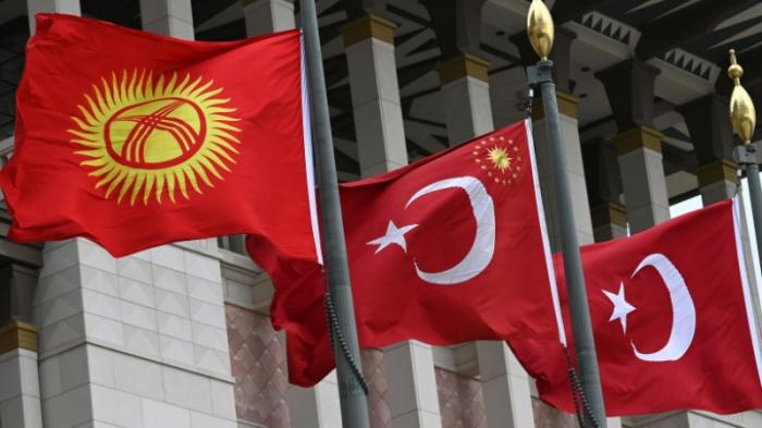 В Кыргызстане опровергли сообщения о причастности Турции к попытке госпереворота
                01 декабря 2021, 13:00