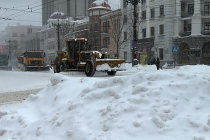 В российском городе ввели режим ЧС из-за сильного снегопада