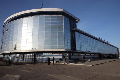 Самолет экстренно сел в российском аэропорту из-за отказа электроники 