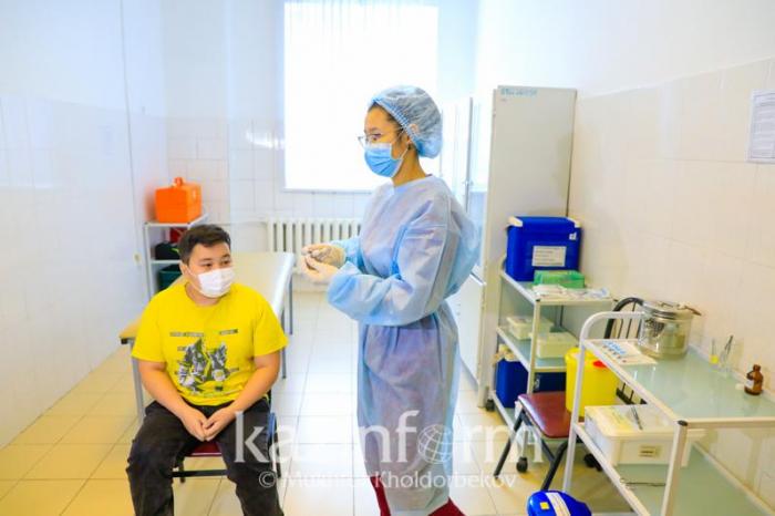 Свыше 4600 подростков вакцинировались от коронавируса в Алматинской области