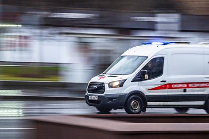 Машина скорой помощи сбила пенсионерку у поликлиники в Москве