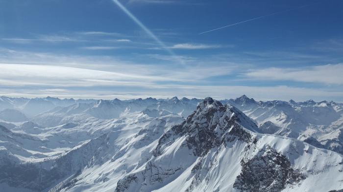 Альпинист получил драгоценности, которые он нашел в Альпах 8 лет назад
                06 декабря 2021, 17:14