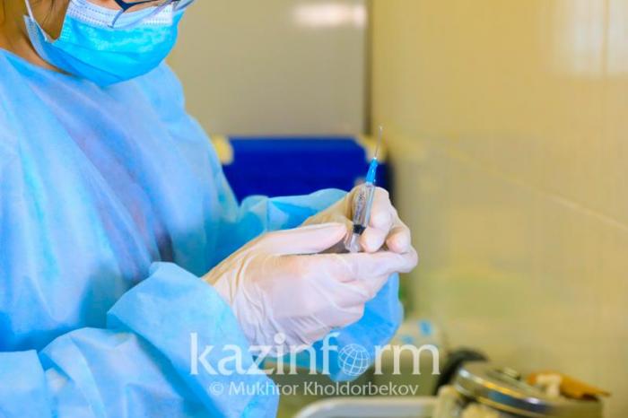 776 женщин и подростков привились  вакциной Pfizer в Атырауской области